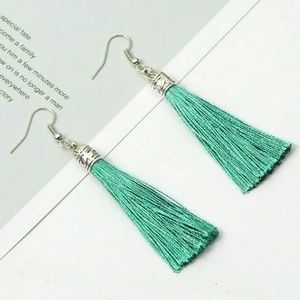 🍬 Minty Tassel Earrings